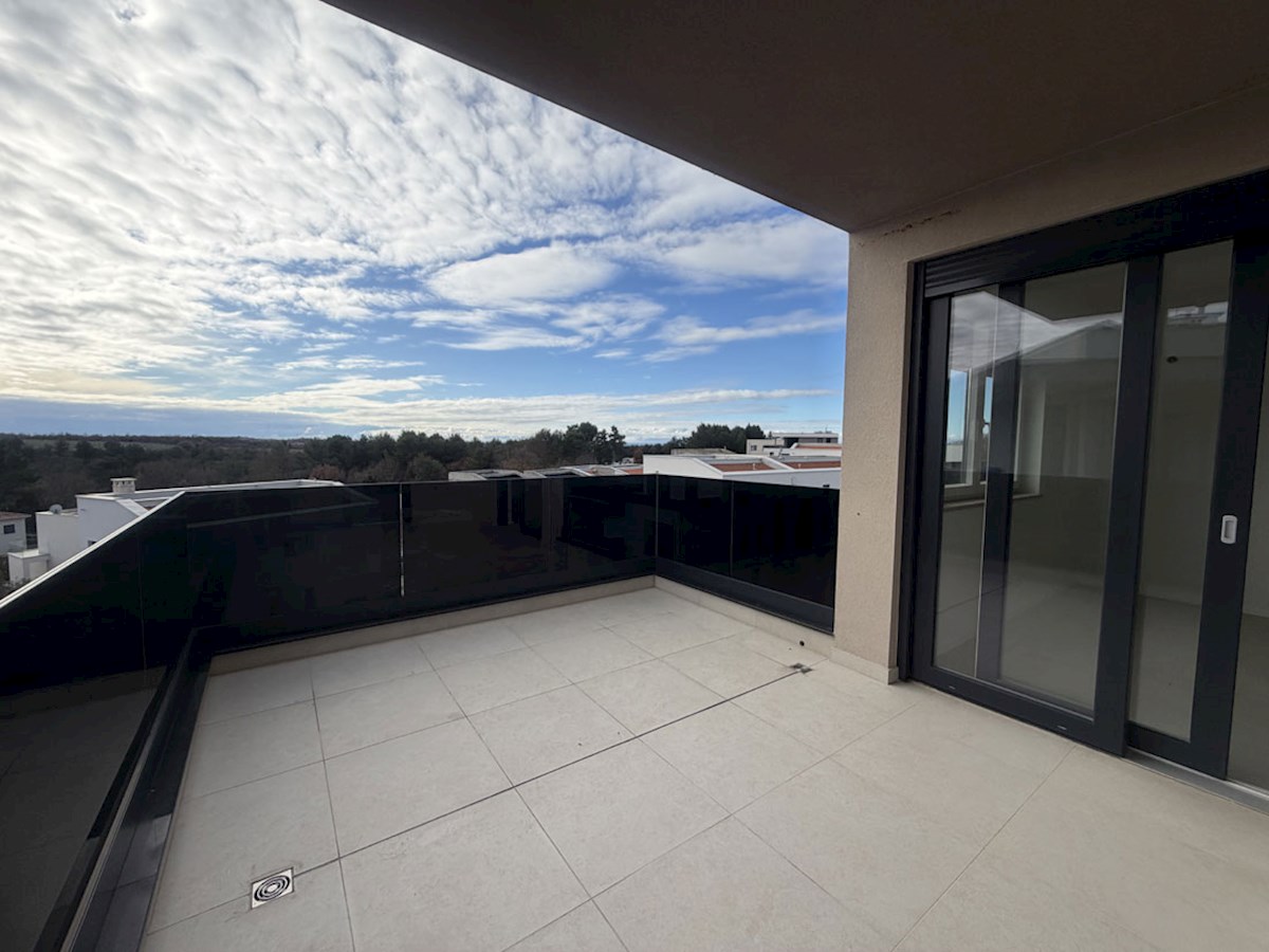 Novo stanovanje s strešno teraso, 800m od morja, NSOP-239-C3