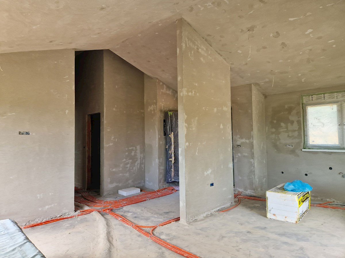 KOP-770-C, Kaštelir – Moderna pritlična hiša s bazenom v gradnji