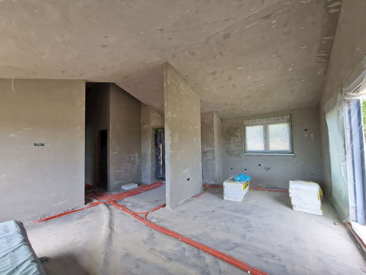 KOP-770-C, Kaštelir – Moderna pritlična hiša s bazenom v gradnji