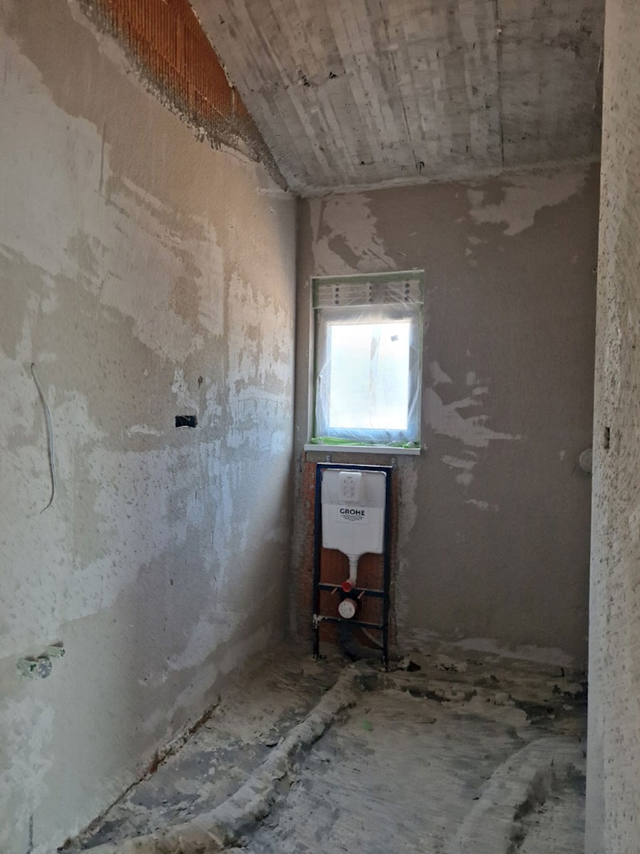 KOP-770-C, Kaštelir – Moderna pritlična hiša s bazenom v gradnji