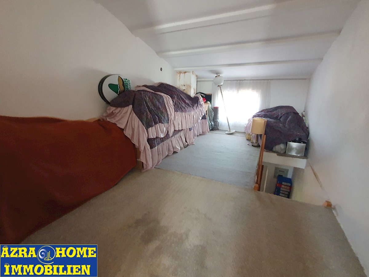 Naprodaj,  Vrstna hiša, Nova Vas (2 km) – 117 m², dvorišče cca. 90 m² ( KOP-773-1)
