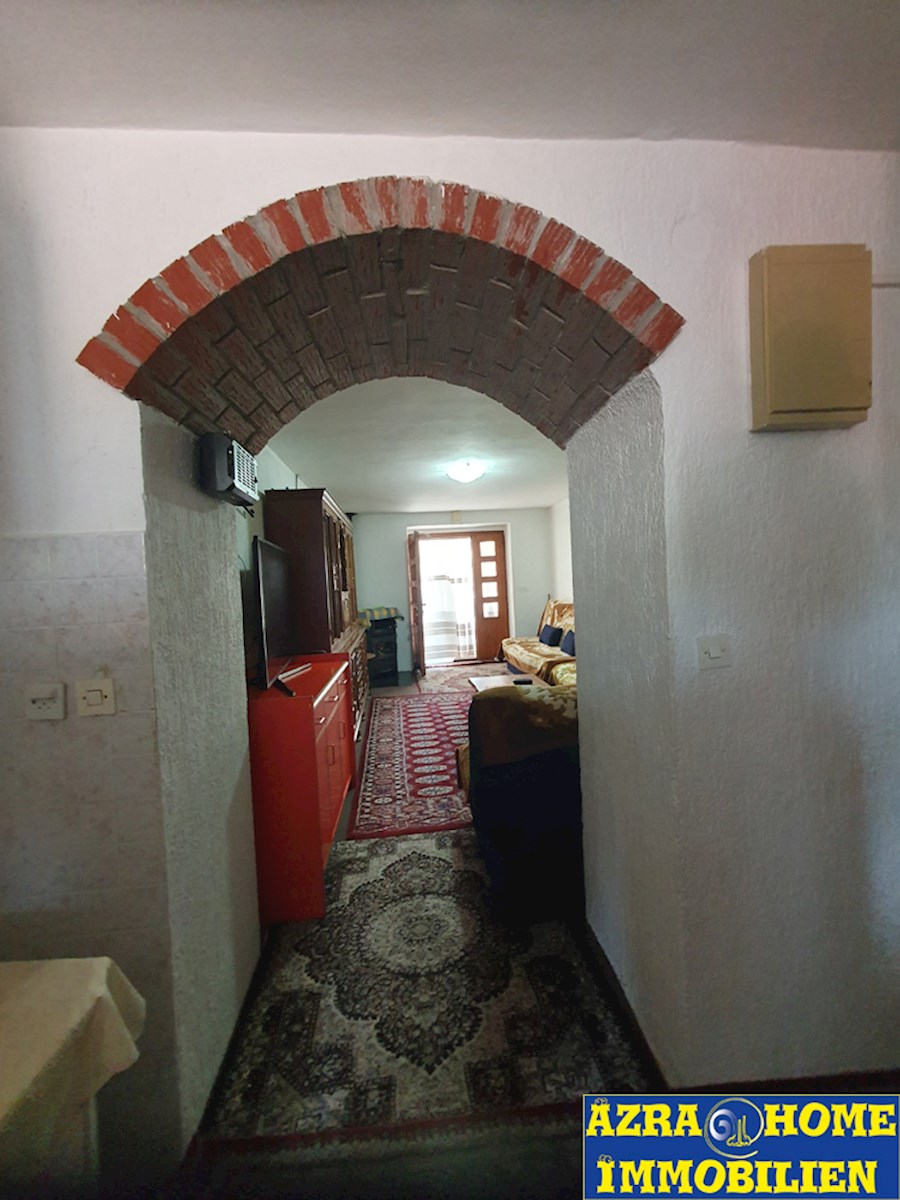 Naprodaj,  Vrstna hiša, Nova Vas (2 km) – 117 m², dvorišče cca. 90 m² ( KOP-773-1)