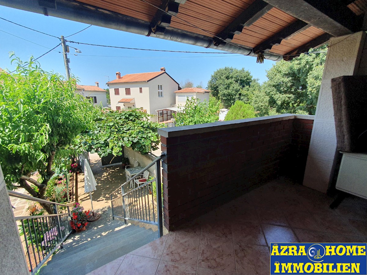 Naprodaj,  Vrstna hiša, Nova Vas (2 km) – 117 m², dvorišče cca. 90 m² ( KOP-773-1)