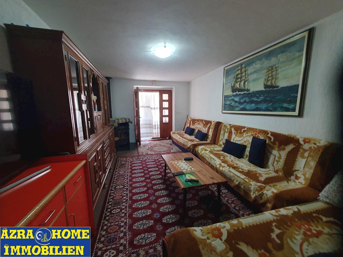 Naprodaj,  Vrstna hiša, Nova Vas (2 km) – 117 m², dvorišče cca. 90 m² ( KOP-773-1)