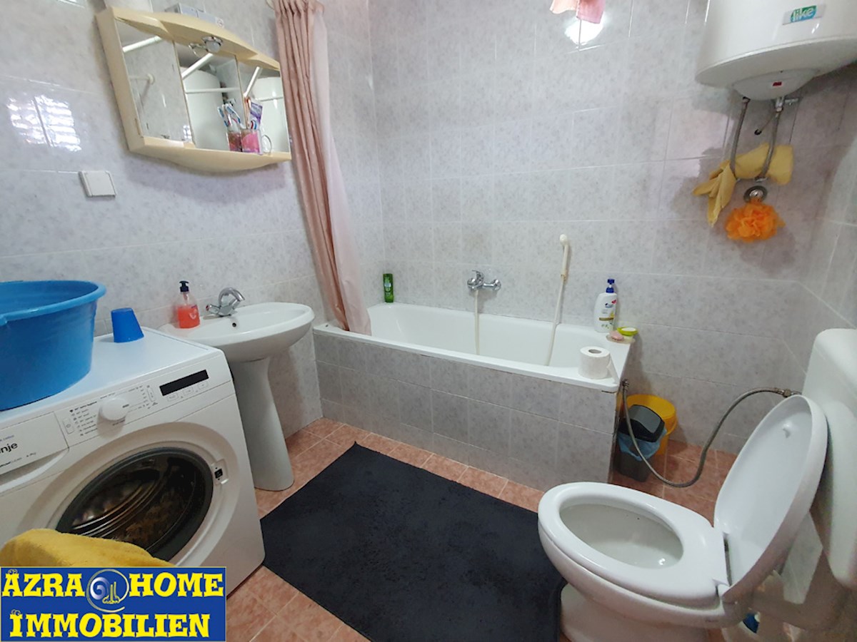 Naprodaj,  Vrstna hiša, Nova Vas (2 km) – 117 m², dvorišče cca. 90 m² ( KOP-773-1)