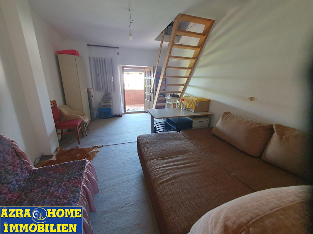 Naprodaj,  Vrstna hiša, Nova Vas (2 km) – 117 m², dvorišče cca. 90 m² ( KOP-773-1)