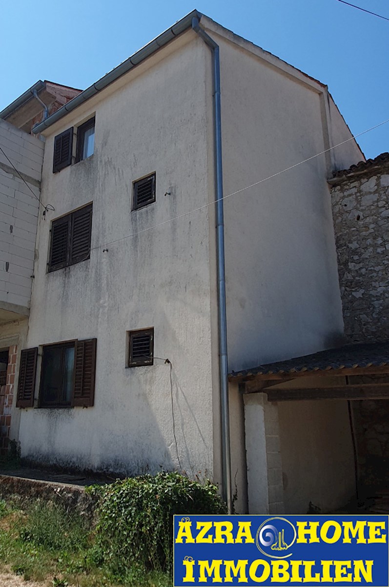 Naprodaj,  Vrstna hiša, Nova Vas (2 km) – 117 m², dvorišče cca. 90 m² ( KOP-773-1)