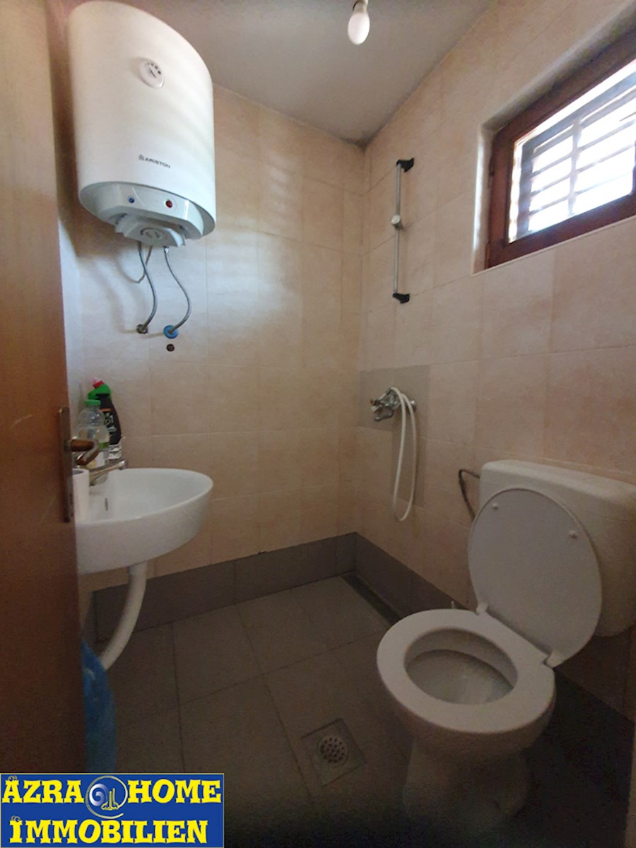Naprodaj,  Vrstna hiša, Nova Vas (2 km) – 117 m², dvorišče cca. 90 m² ( KOP-773-1)