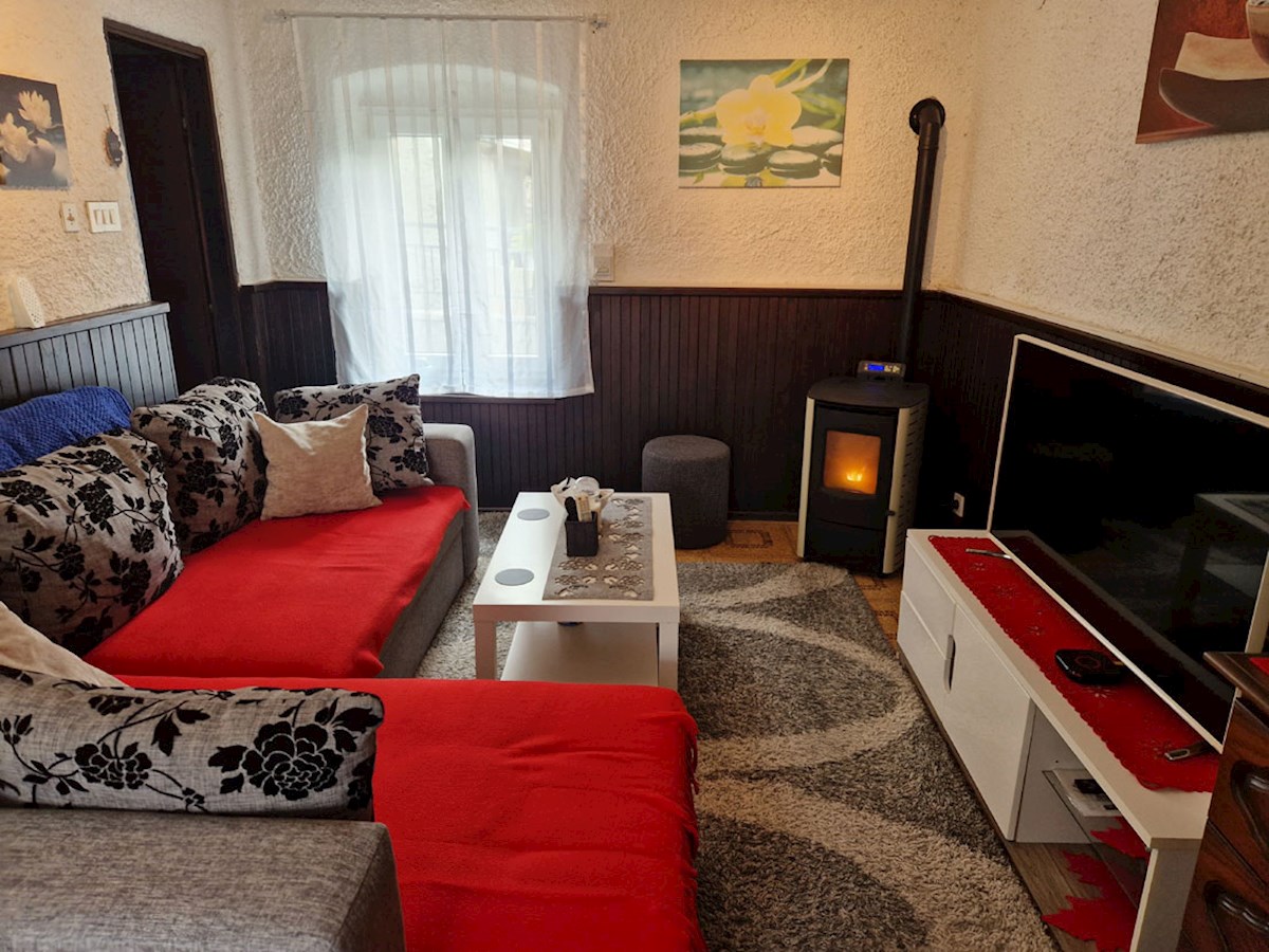 Prodaja se hiša v bližini Poreča, cca. 120 m2 z dvema garažama, KOP-784