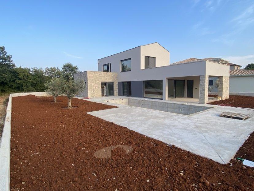 Poreč, kvalitetna moderna vila z bazenom v mirnem okolju