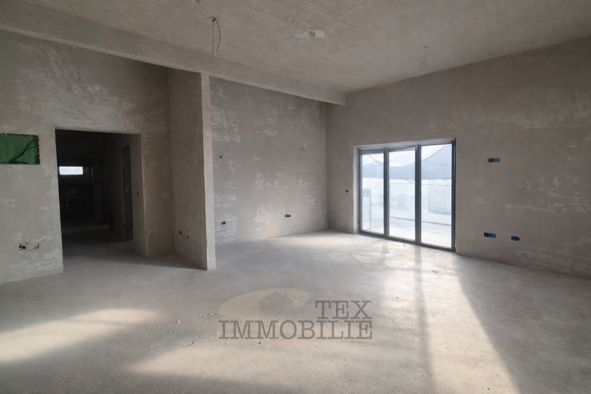 Okolica Poreča, stanovanje s tremi spalnicami, 1 km od morja