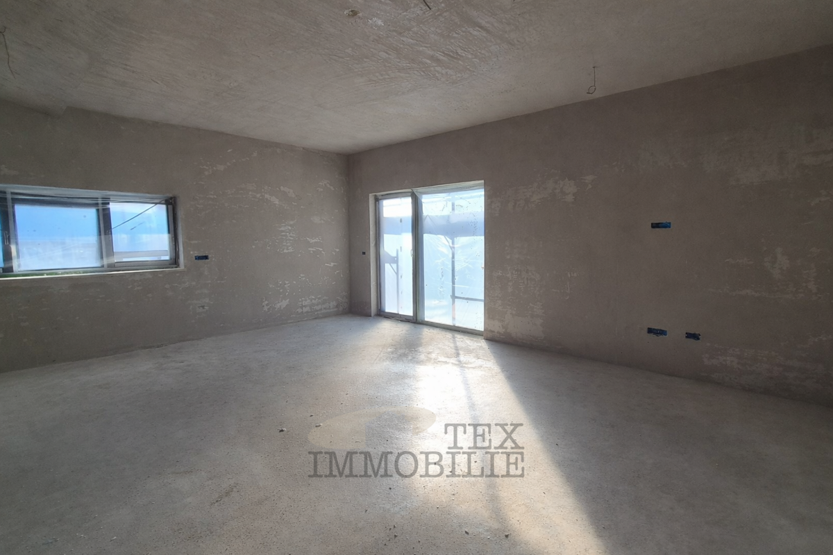 Okolica Poreča, stanovanje s tremi spalnicami, 1 km od morja