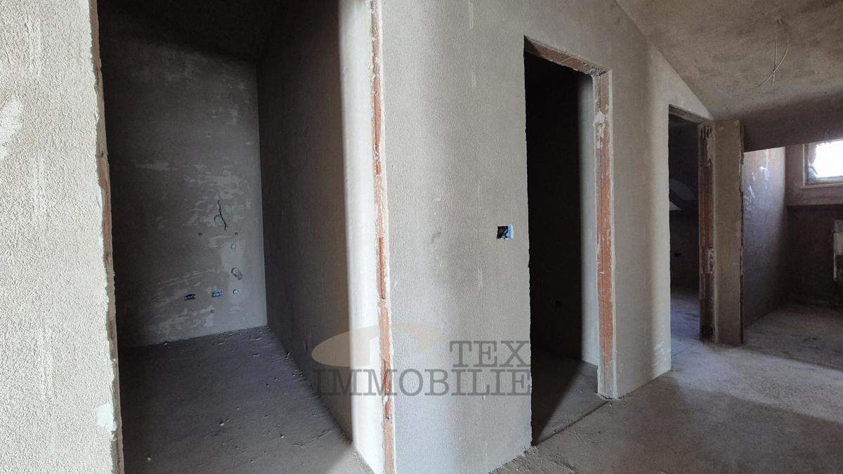 Okolica Poreča, stanovanje s tremi spalnicami, 1 km od morja