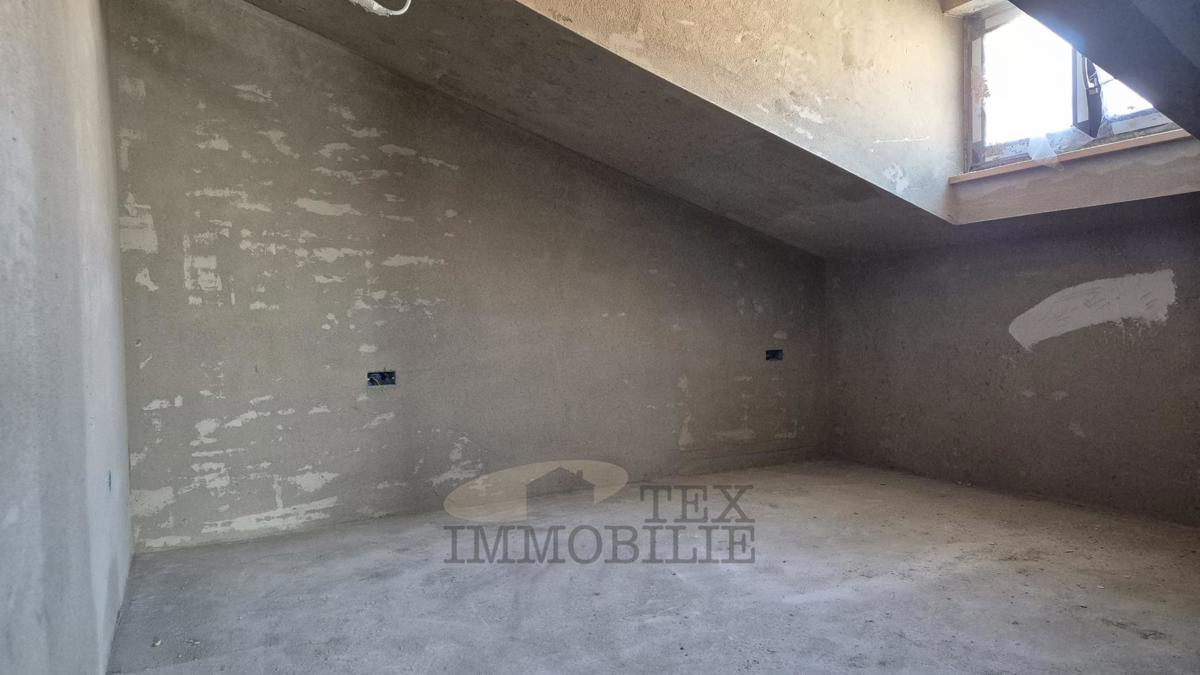 Okolica Poreča, stanovanje s tremi spalnicami, 1 km od morja