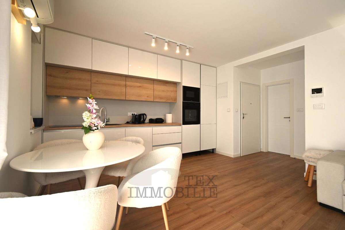 Okolica Poreča, dva enosobna apartmaja s pogledom na morje