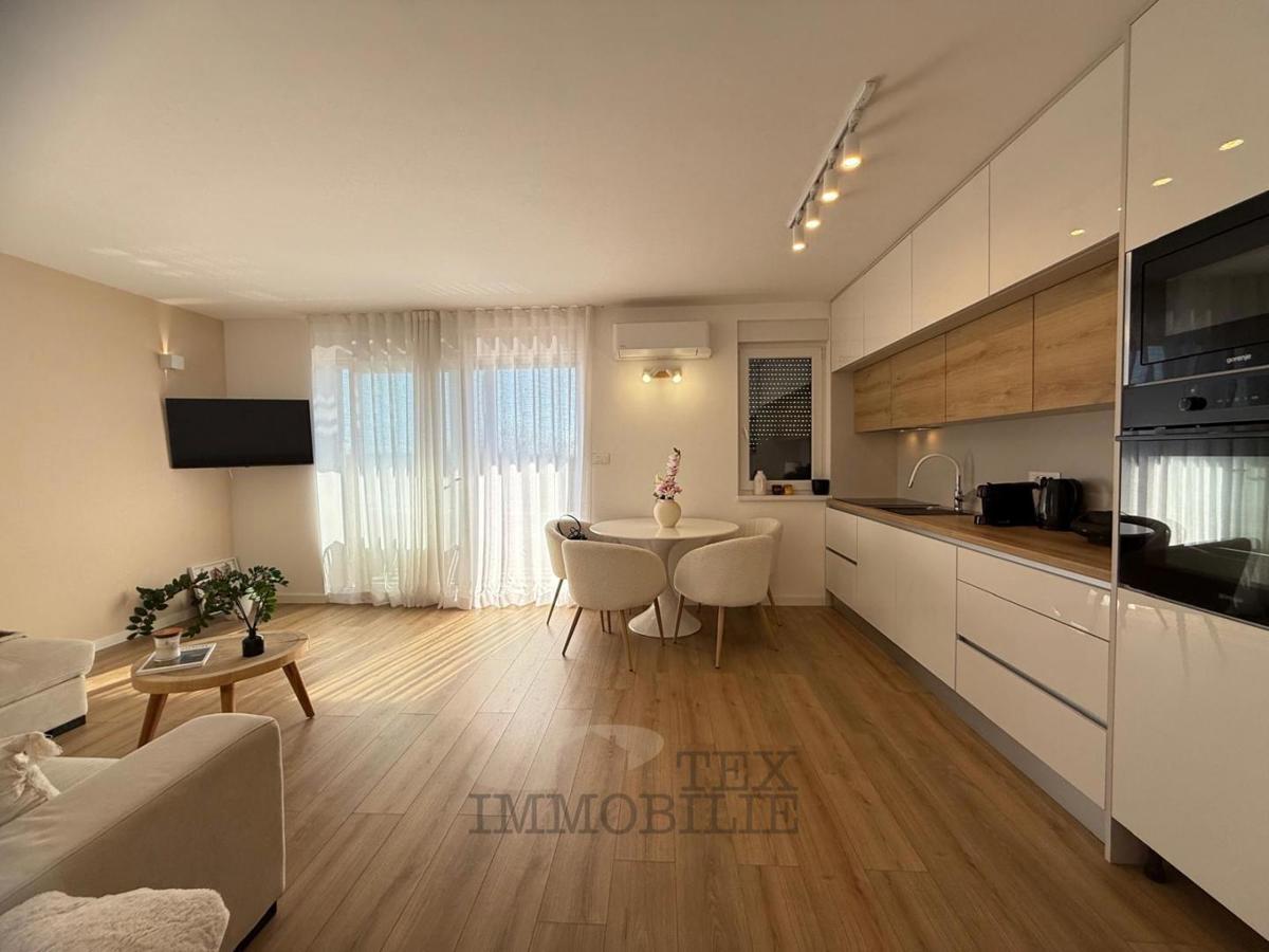 Okolica Poreča, dva enosobna apartmaja s pogledom na morje