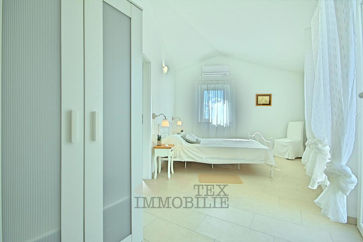 Vila z bazenom 16km od Poreča