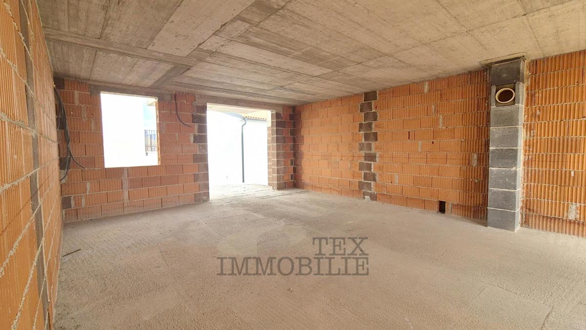 Stanovanje v prvem nadstropju novogradnje, 3 km od morja – Okolica Poreča