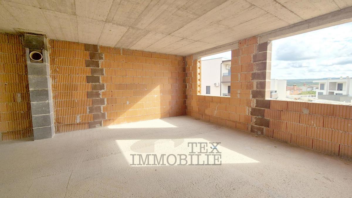 Stanovanje v prvem nadstropju novogradnje, 3 km od morja – Okolica Poreča