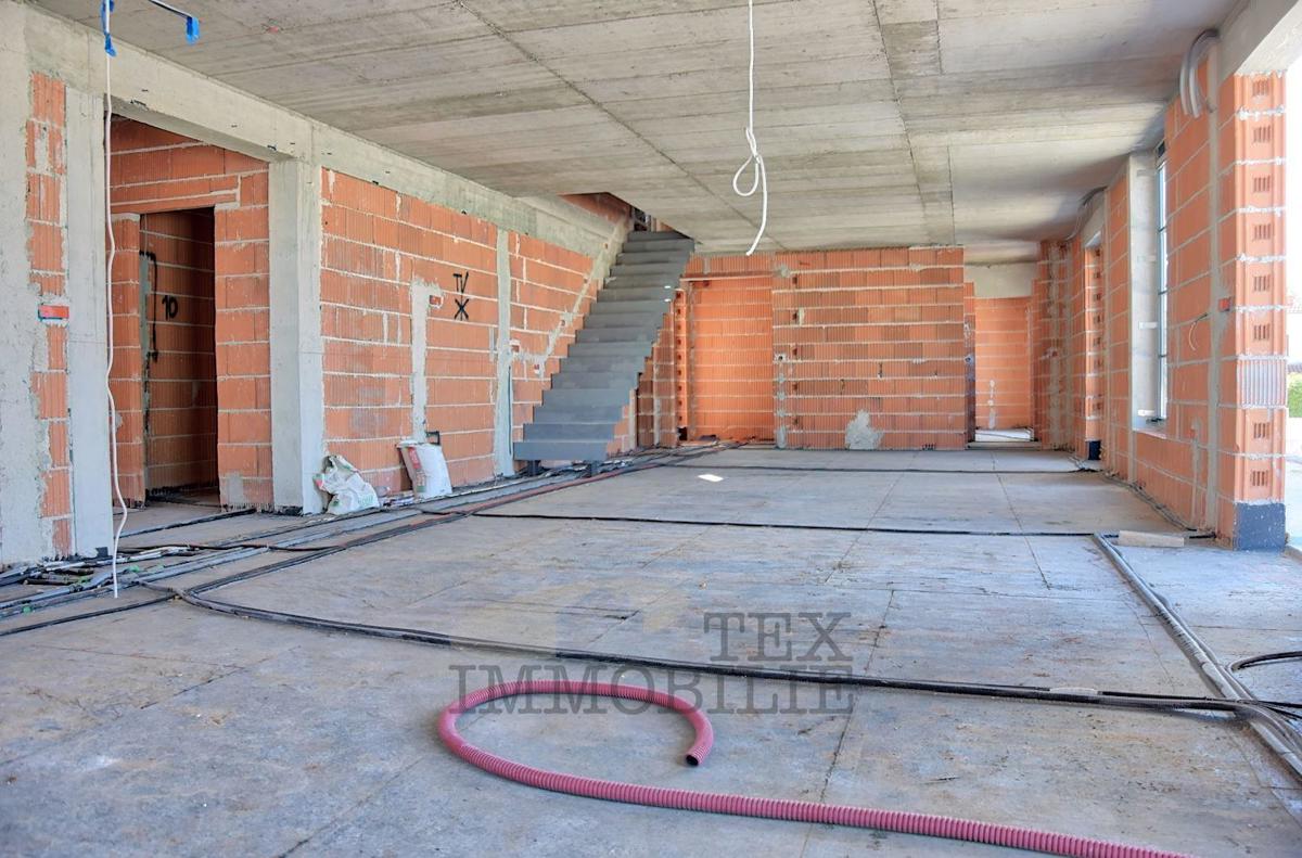 Lepa vila z bazenom v bližini Poreča - v gradnji 