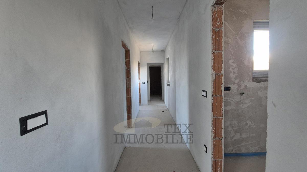 Stanovanje z vrtom in tremi spalnicami - B