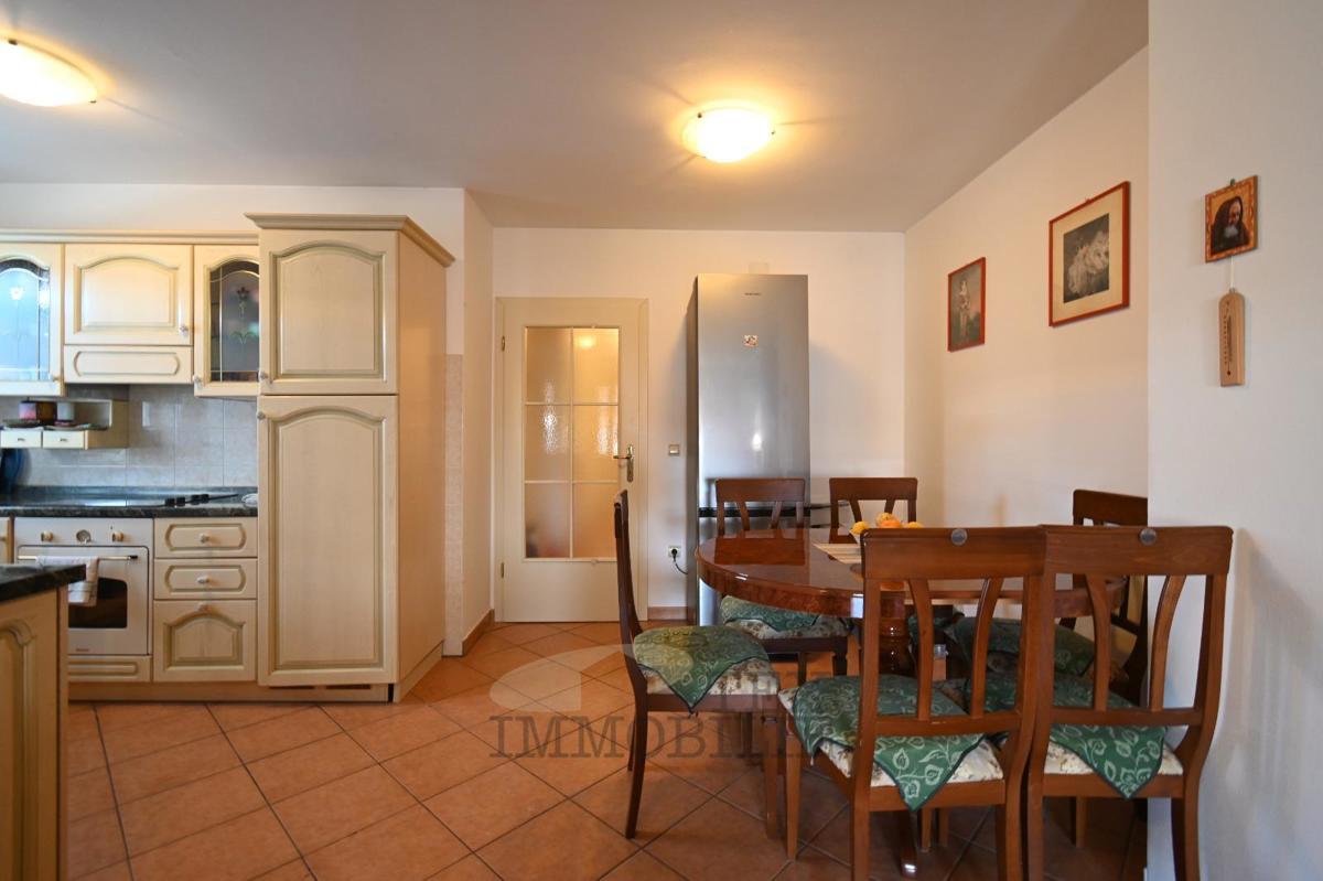 Poreč, stanovanje le 400m od morja