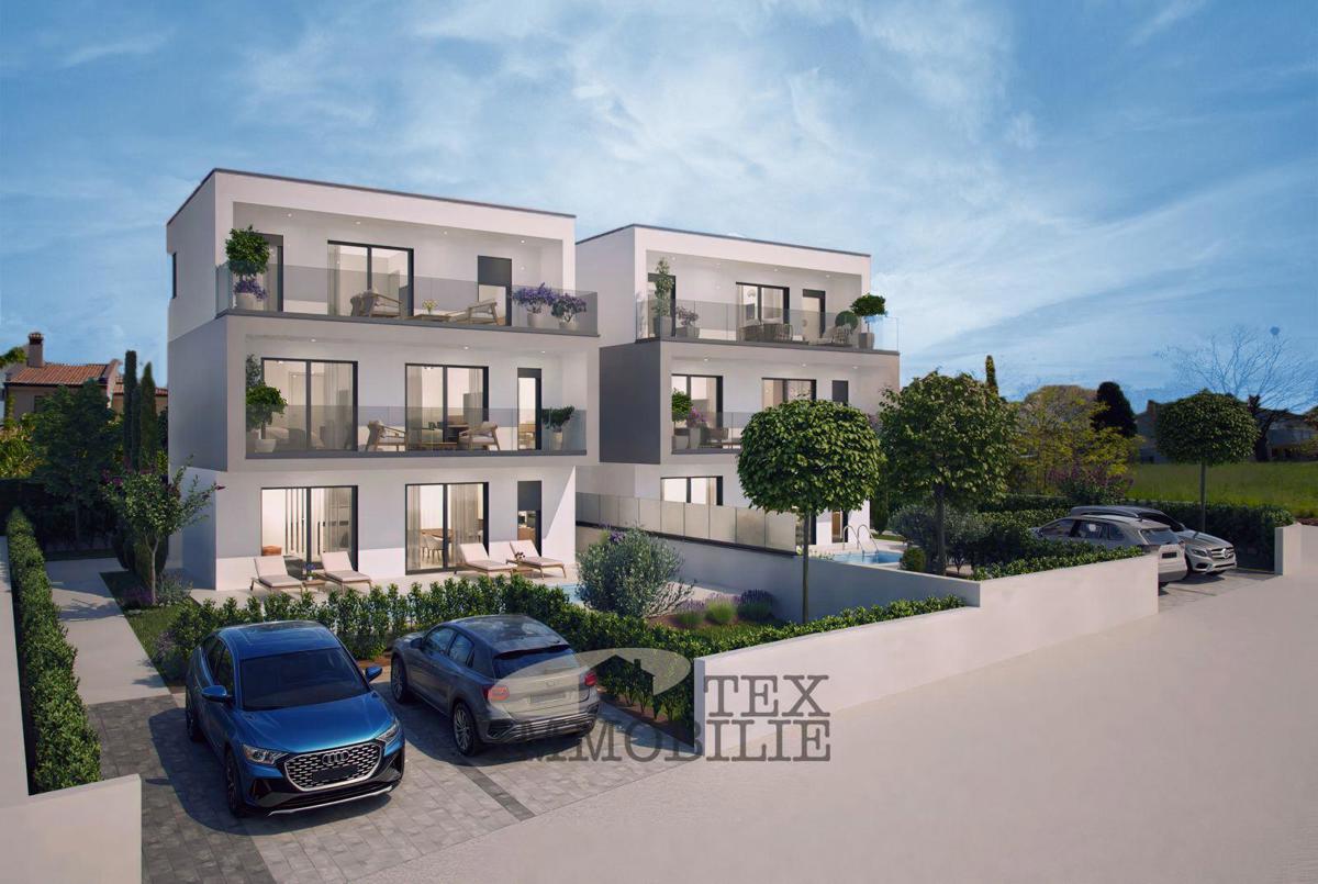 Poreč – Dvojček v fazi surove gradnje z bazenom, oddaljen 8 km od morja
