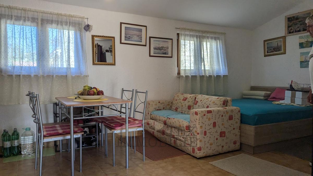 Majhna hiša v bližini Poreča, 1,6 km od morja