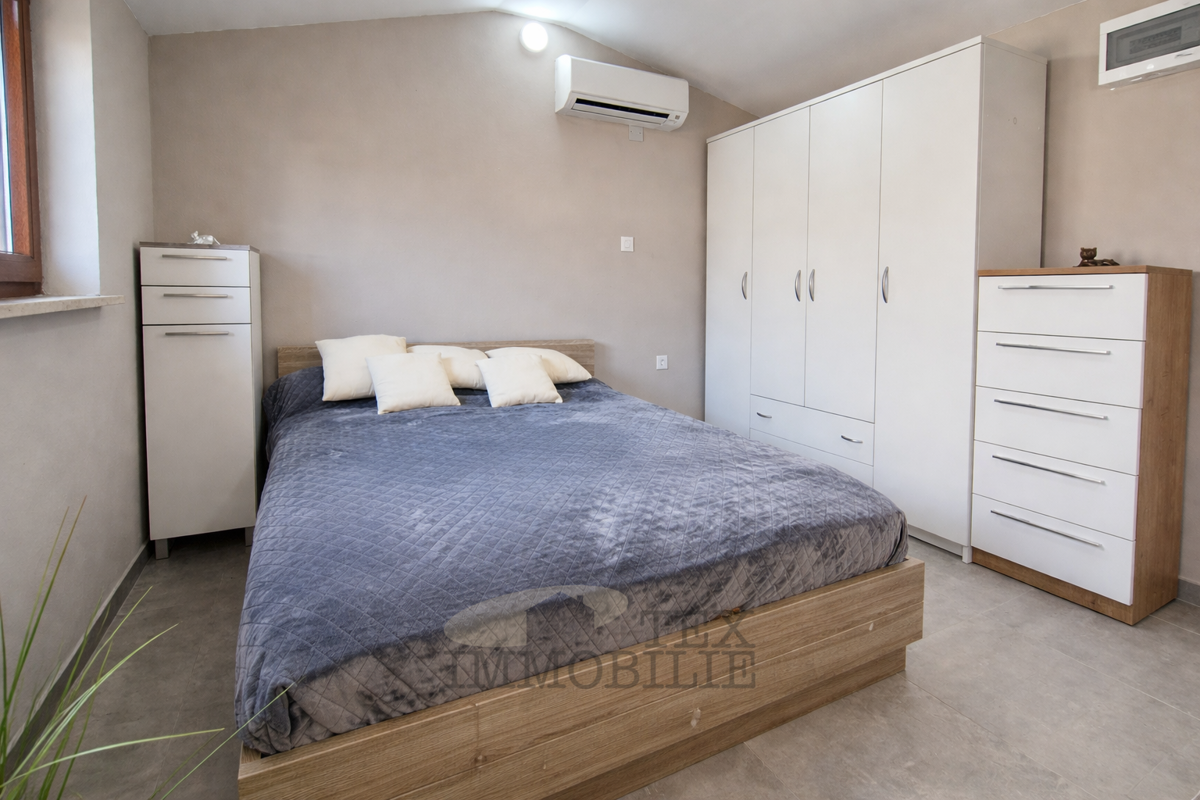 Majhna hiša v bližini Poreča, 1600m od morja