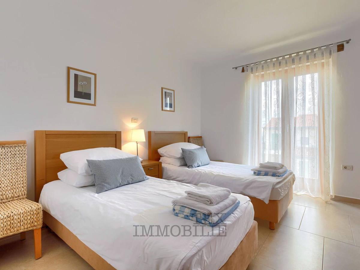 ISTRA, BUJE – Razkošna mediteranska hiša z velikim zemljiščem