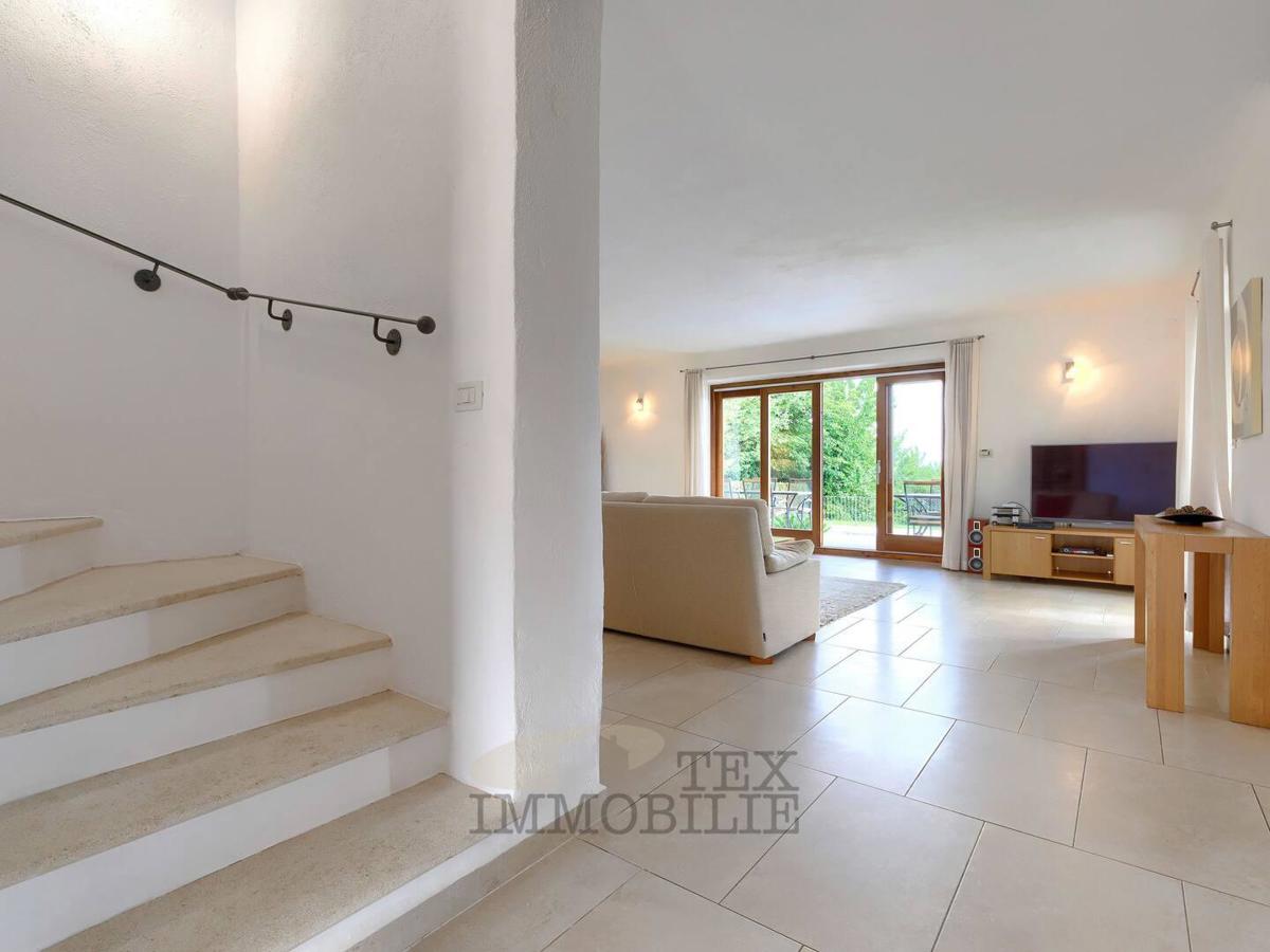 ISTRA, BUJE – Razkošna mediteranska hiša z velikim zemljiščem