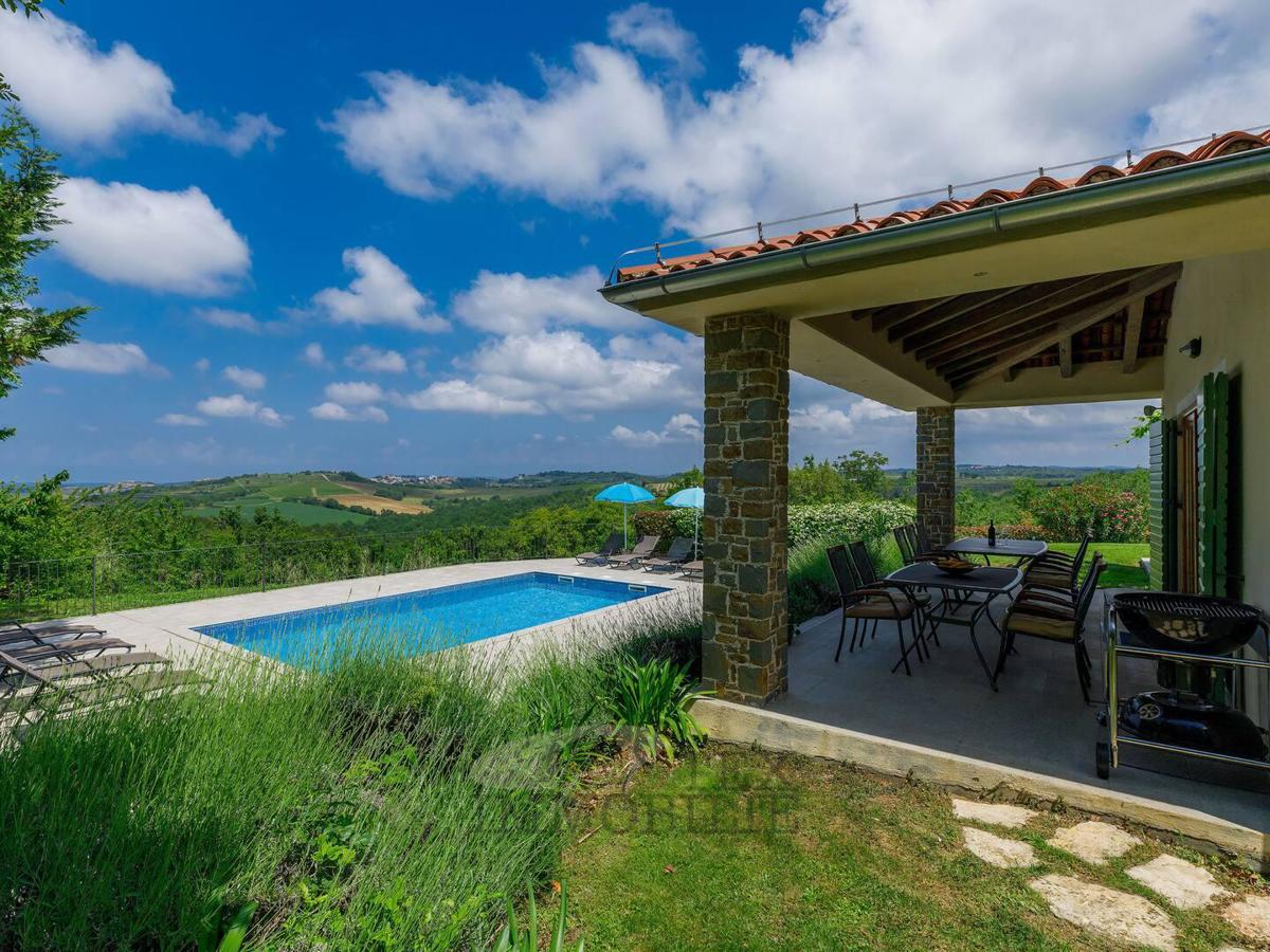 ISTRA, BUJE – Razkošna mediteranska hiša z velikim zemljiščem