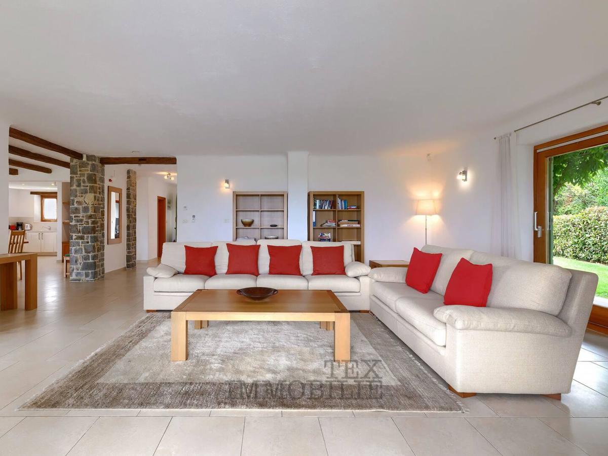 ISTRA, BUJE – Razkošna mediteranska hiša z velikim zemljiščem