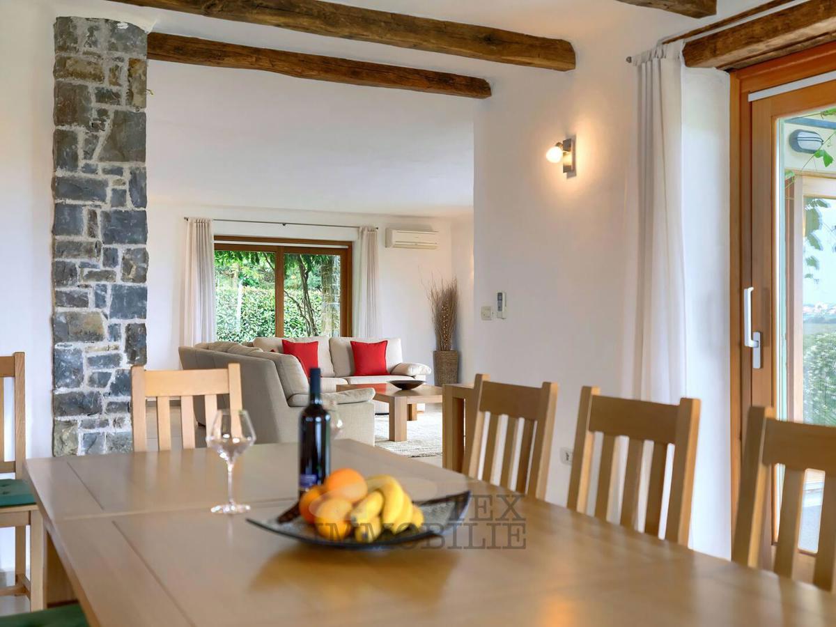 ISTRA, BUJE – Razkošna mediteranska hiša z velikim zemljiščem