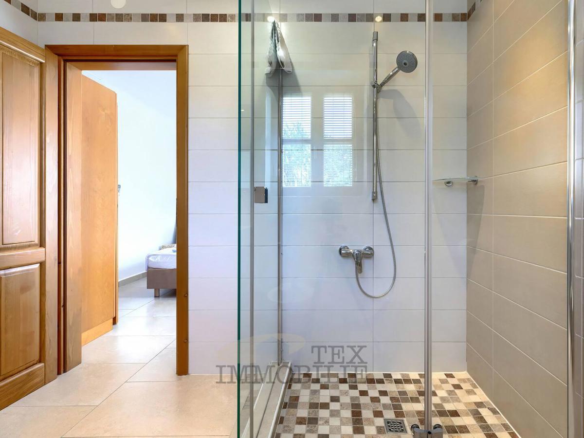 ISTRA, BUJE – Razkošna mediteranska hiša z velikim zemljiščem