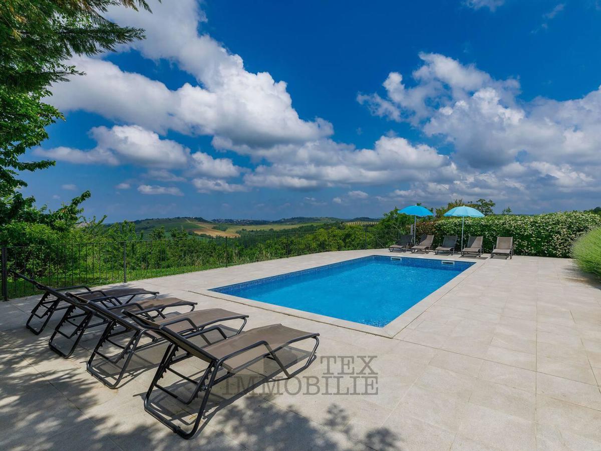 ISTRA, BUJE – Razkošna mediteranska hiša z velikim zemljiščem