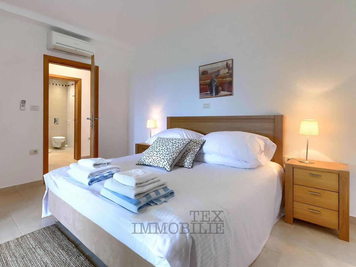 ISTRA, BUJE – Razkošna mediteranska hiša z velikim zemljiščem