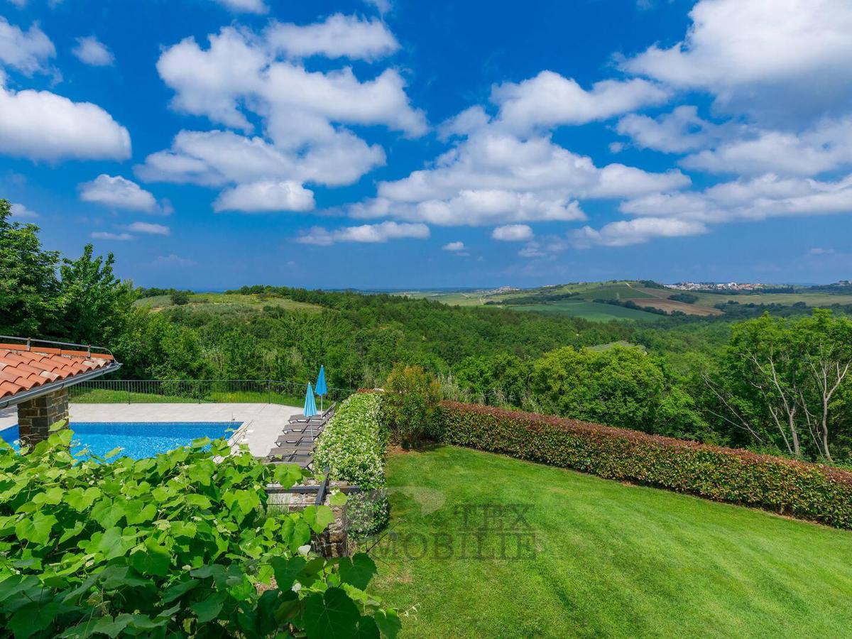 ISTRA, BUJE – Razkošna mediteranska hiša z velikim zemljiščem