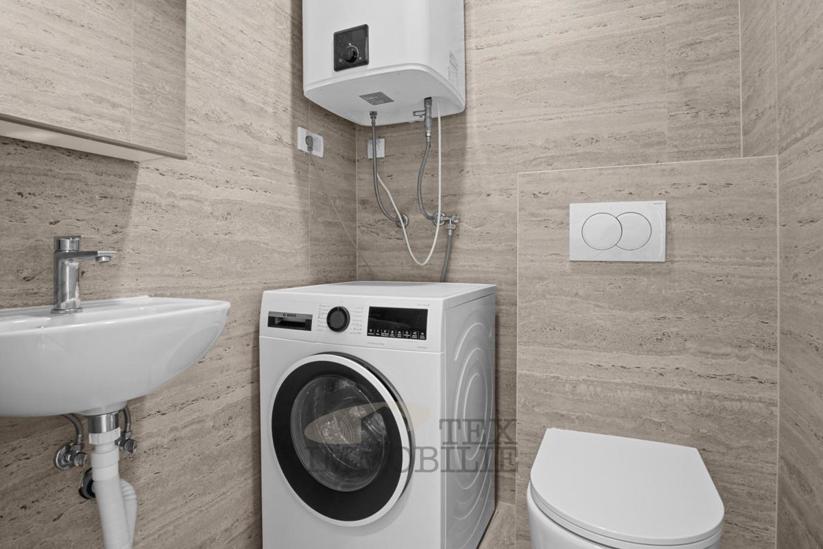 Moderna dvojček hiša v Poreču – 2,5 km od morja