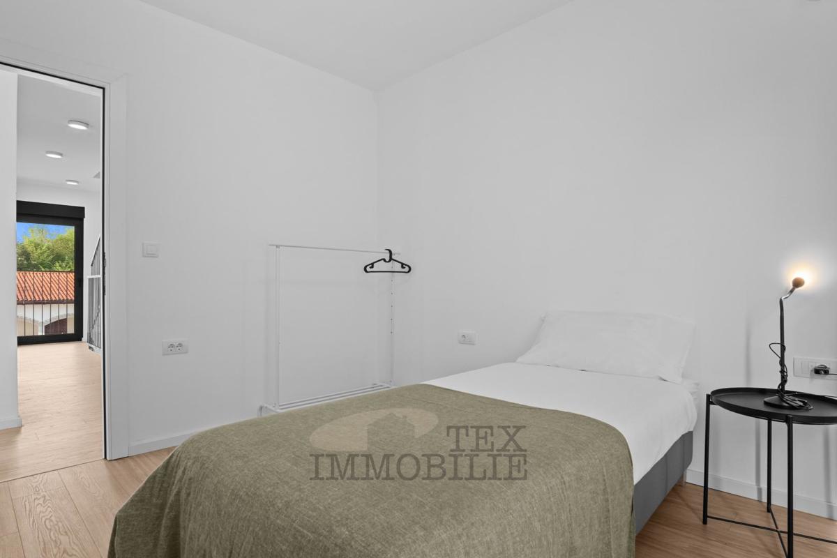 Moderna dvojček hiša v Poreču – 2,5 km od morja