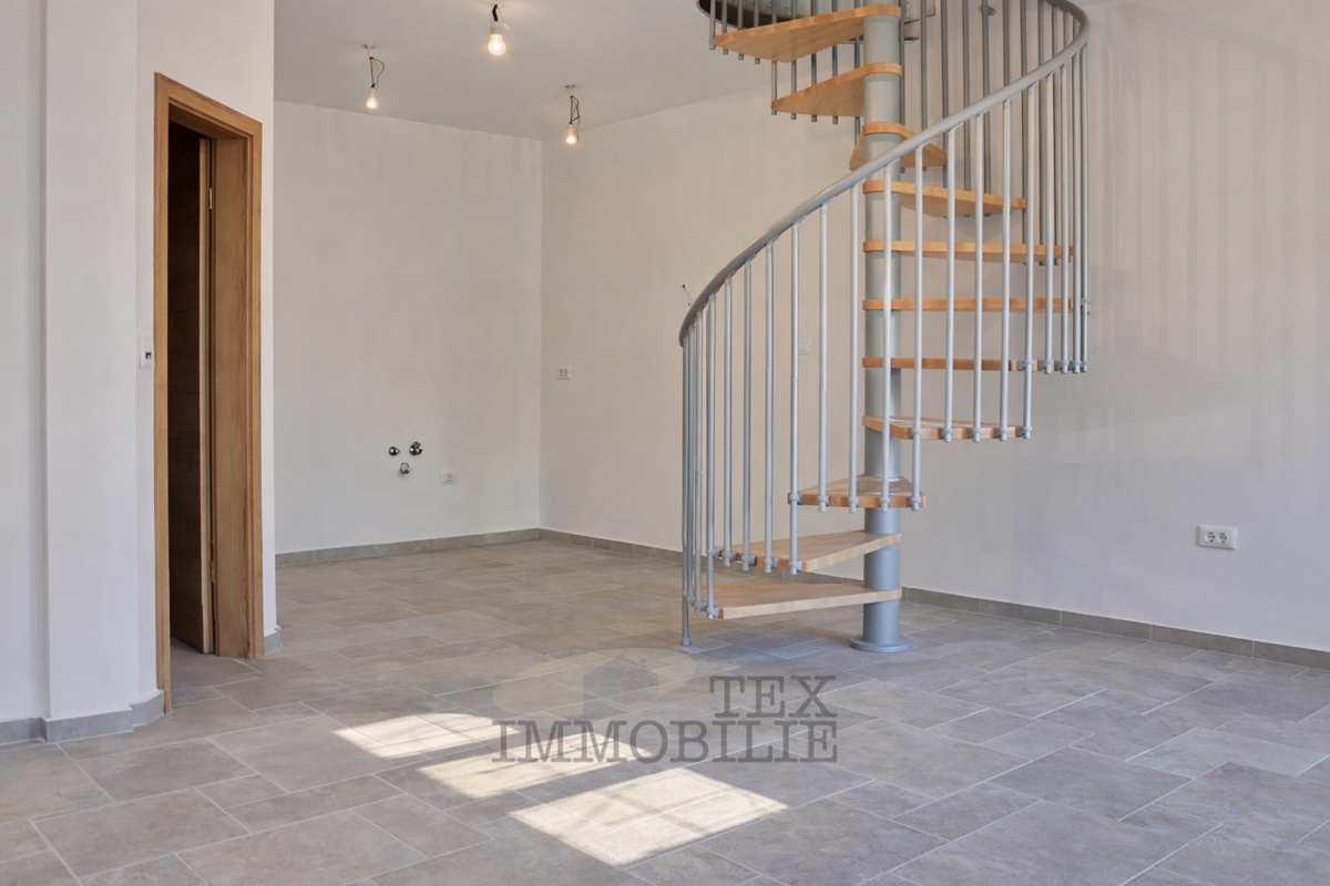 Dvoetažno stanovanje v istrski kamniti hiši – 5 km od Poreča