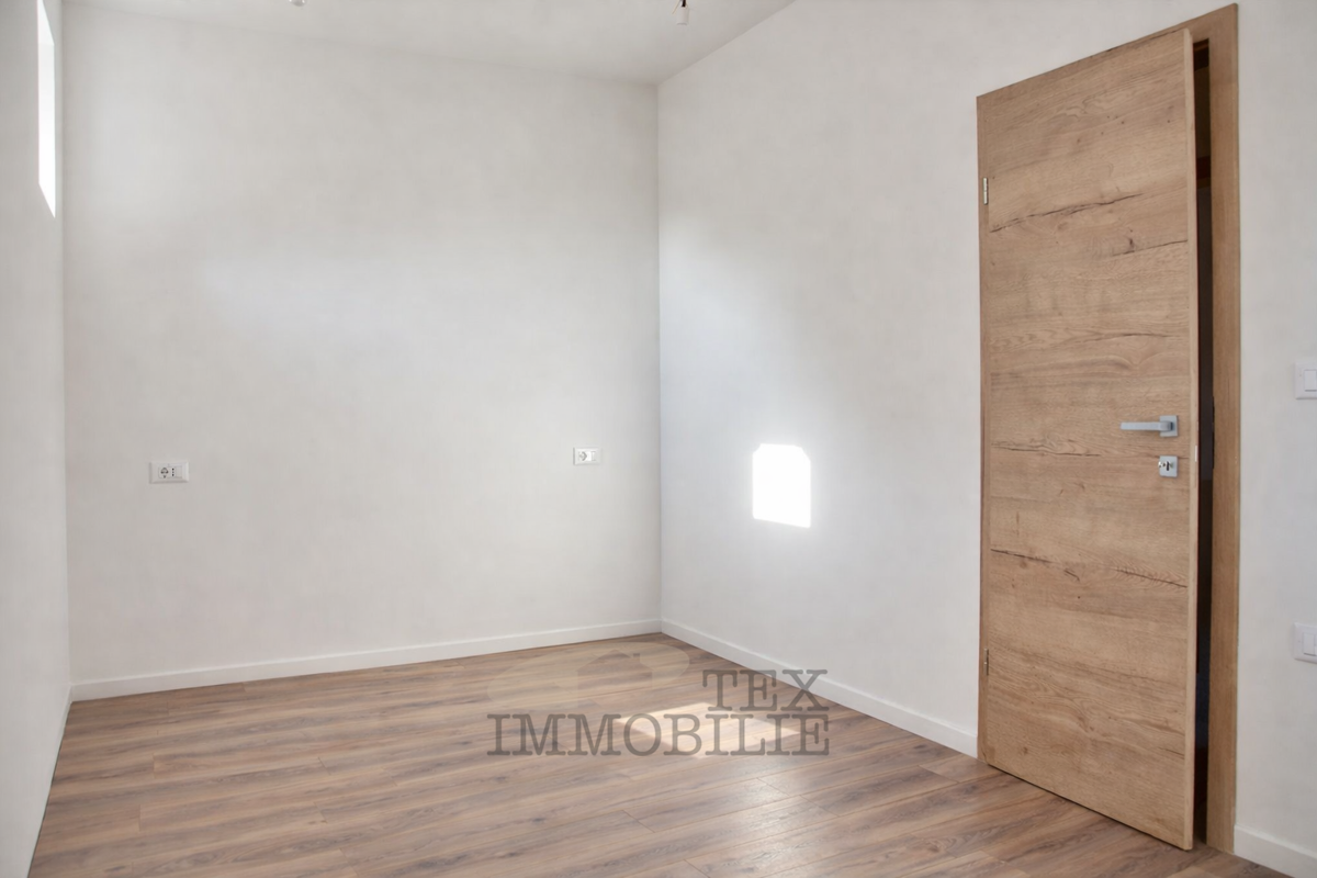 Dvoetažno stanovanje v istrski kamniti hiši – 5 km od Poreča