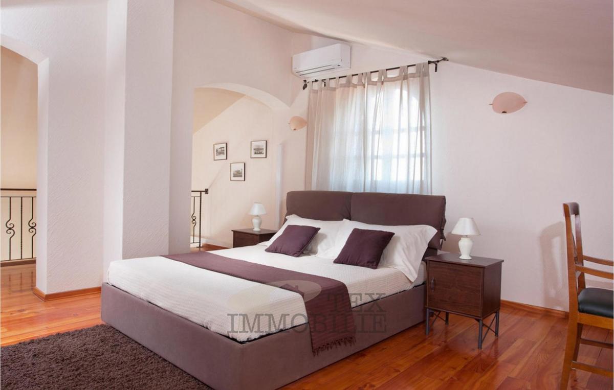 Poreč, luksuzna vila z bazenom