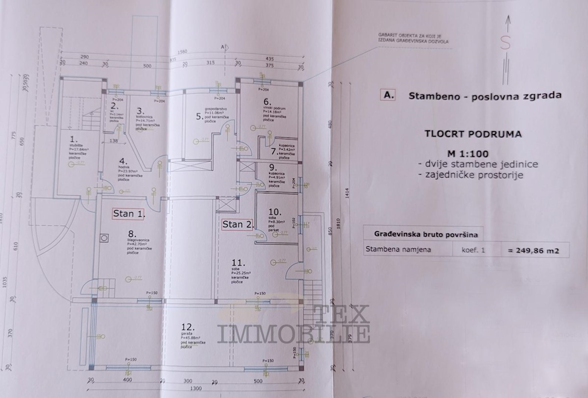 Poreč, hiša na odlični lokaciji s 14 stanovanjskimi enotami