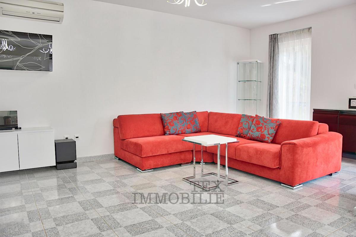 Poreč, stanovanje na odlični lokaciji 300 m od morja