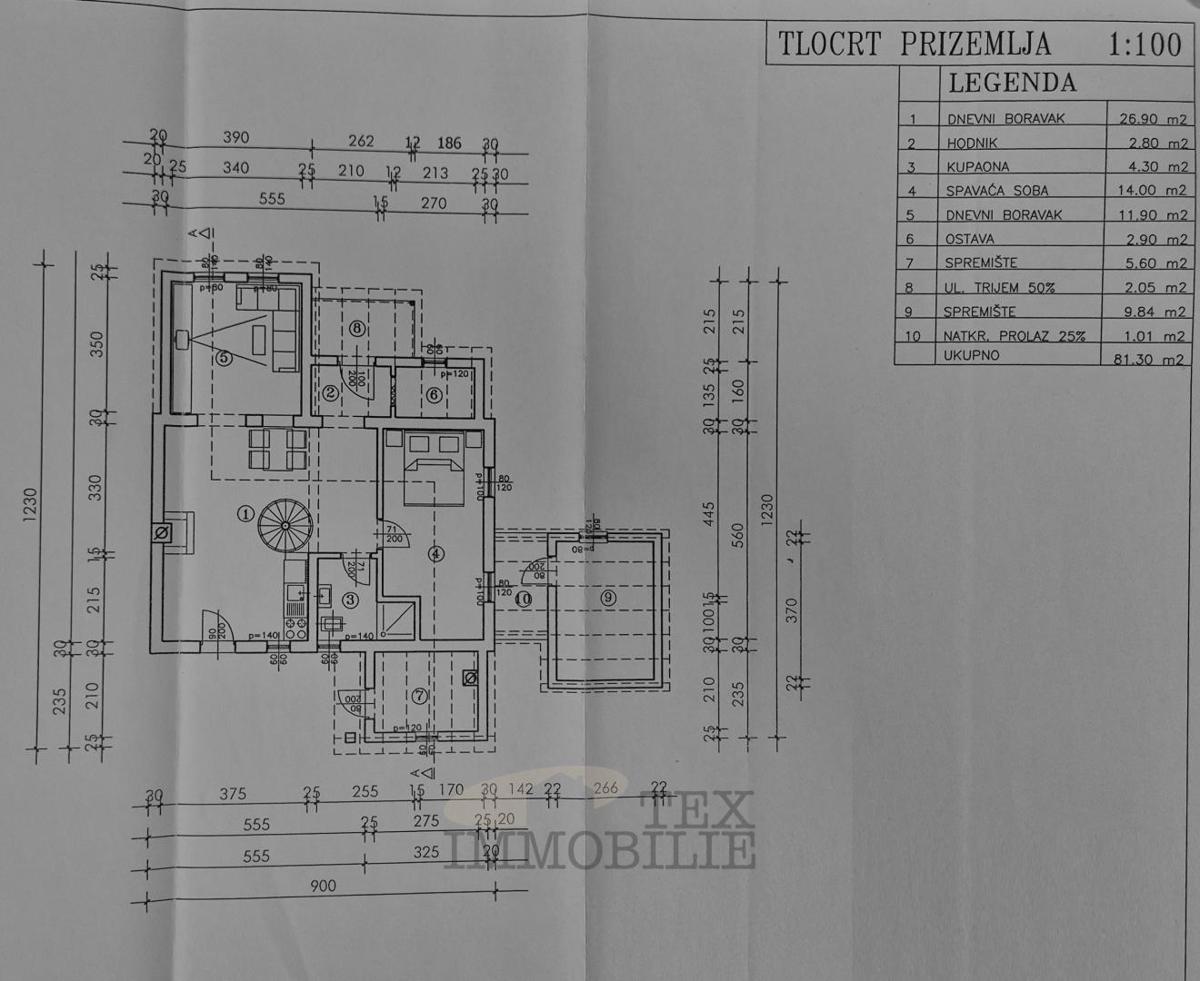 Družinska hiša z galerijo in kaminom, mirna lokacija