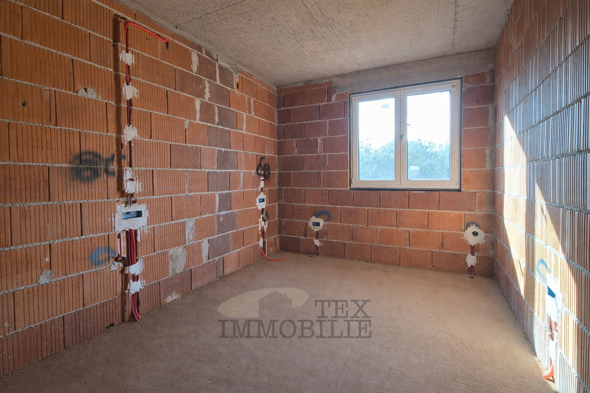 Stanovanje s pogledom na morje v okolici Poreča – 78,23 m²