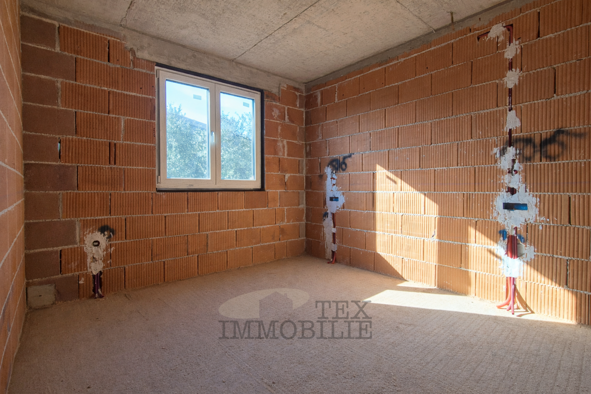 Stanovanje s pogledom na morje v okolici Poreča – 78,23 m²