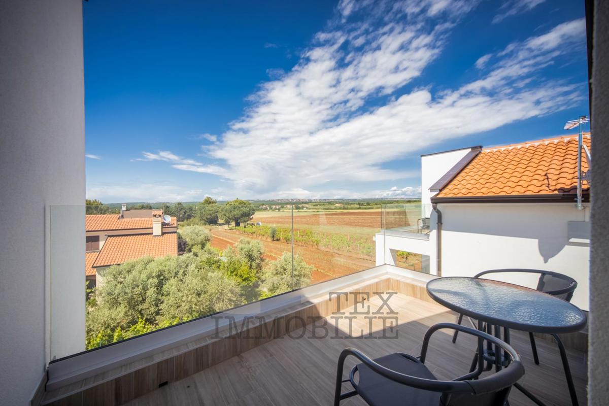 Vila z bazenom v bližini Poreča, 255,37 m2