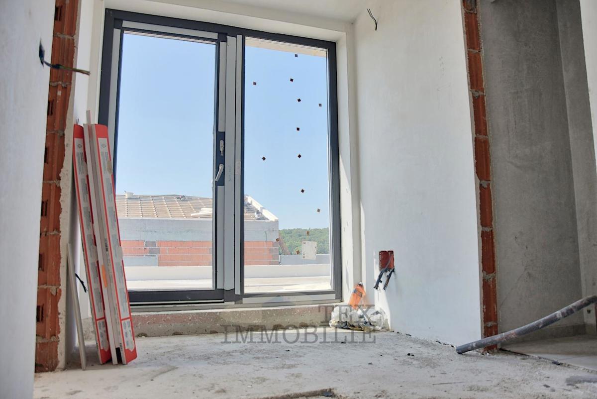 Lepa moderna vila z bazenom v Poreču 